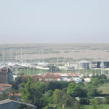 Grande Maison Avec Vue Sur Le Chenal Superbes Couches De Soleil Sur L Estuaire De La Gironde! Dom wakacyjny