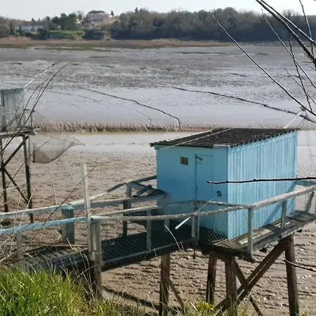 펜션 Grande Maison Charentaise Avec Vue Sur Le Chenal Superbes Couches De Soleil Sur L Estuaire De La Gironde! Mortagne-sur-Gironde