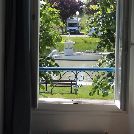Grande Maison Avec Vue Sur Le Chenal Superbes Couches De Soleil Sur L Estuaire De La Gironde! Dom wakacyjny